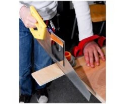 Toolkid Handzaag Geel Type 2 Kindergereedschap -Chique Speelgoeds Winkel handzaag type 2 toolkid 1 1