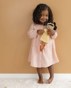 Little Dutch LD4531 Knuffelpop Evi 35cm. 8 Little Dutch LD4531 Knuffelpop Evi 35cm. -Chique Speelgoeds Winkel little dutch 4531 evi 35cm knuffelpop 2