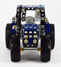 Tronico Mini New Holland T4 Met Aanhangwagen – 1 : 32 -Chique Speelgoeds Winkel new holland t4 met aanhanger tronico mini 10056 2