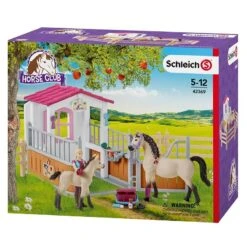 Schleich 42369 Paardenbox Met Paarden En Verzorgster Horse Club 9 Schleich 42369 Paardenbox Met Paarden En Verzorgster Horse Club -Chique Speelgoeds Winkel schleich 42369paardenbox met paarden en verzorgster 2