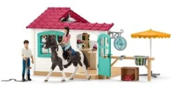 Schleich 42592 Ruitercafe HorseClub 10 Schleich 42592 Ruitercafe HorseClub -Chique Speelgoeds Winkel schleich 42519 ruiters cafe 1