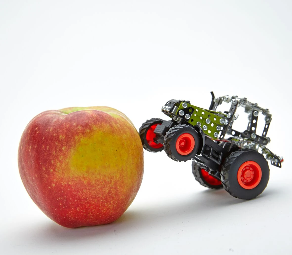 Tronico Micro Fendt 800 Vario Met Aanhanger – 1 : 64 6 Tronico Micro Fendt 800 Vario Met Aanhanger – 1 : 64 - Afbeelding 4